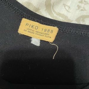 Black Piko top